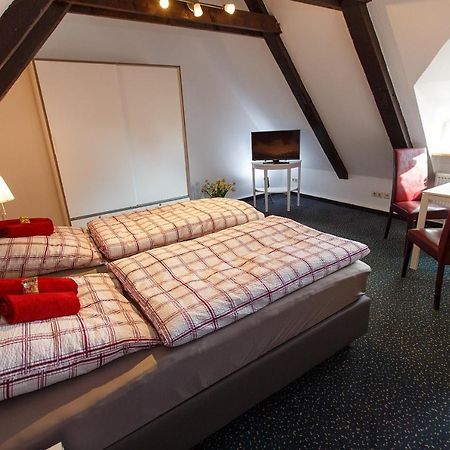 Pension Altes Burghotel نويشتات-غليفه المظهر الخارجي الصورة
